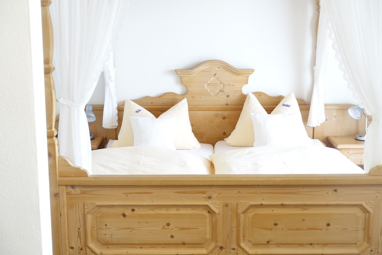 Hotel Gasthof Schoenblick นอยมาร์คท์ อิน แดร์ โอเบอร์พฟัลซ์ ภายนอก รูปภาพ