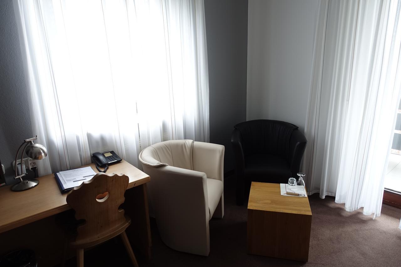 Hotel Gasthof Schoenblick นอยมาร์คท์ อิน แดร์ โอเบอร์พฟัลซ์ ภายนอก รูปภาพ